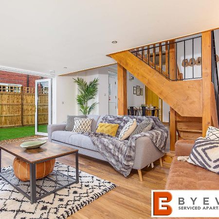Byevo Oswestry Barn - Quirky Romantic Retreat Or Cosy Contractor Base Exterior photo