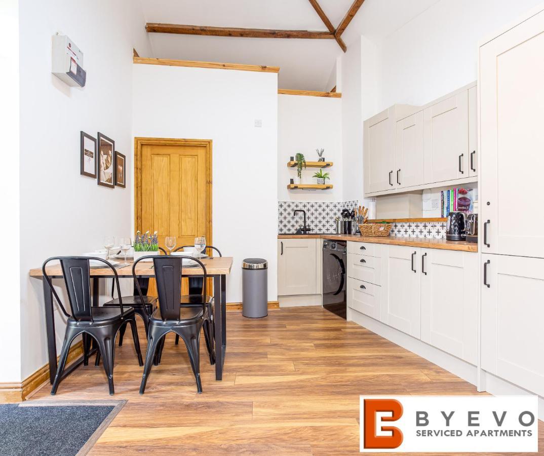 Byevo Oswestry Barn - Quirky Romantic Retreat Or Cosy Contractor Base Exterior photo