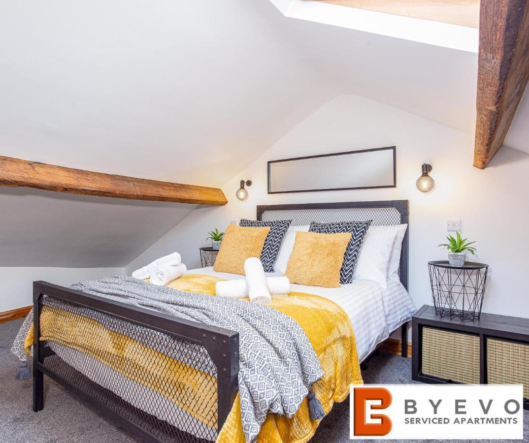 Byevo Oswestry Barn - Quirky Romantic Retreat Or Cosy Contractor Base Exterior photo