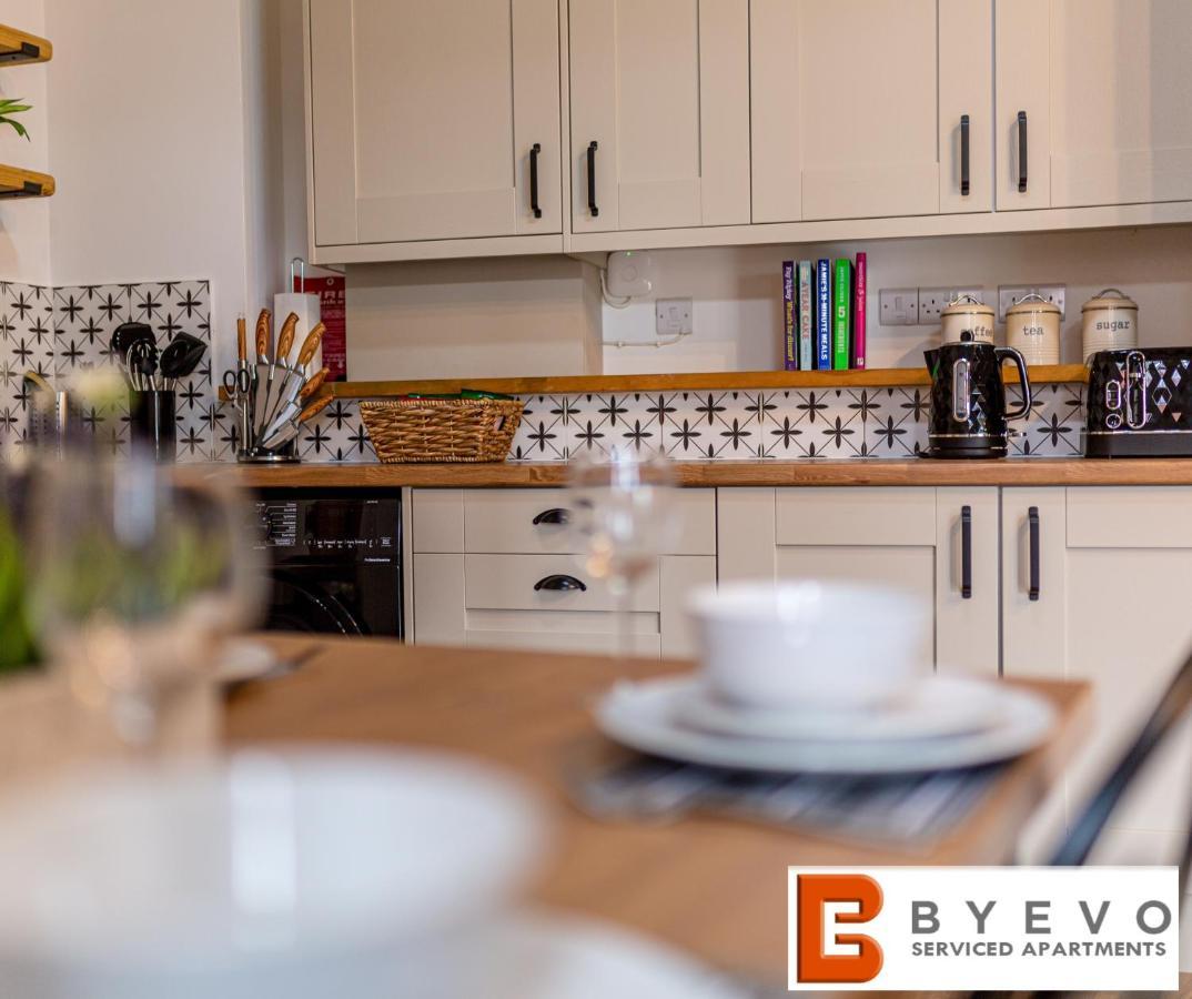 Byevo Oswestry Barn - Quirky Romantic Retreat Or Cosy Contractor Base Exterior photo